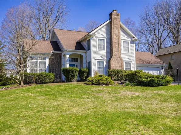 4 S Village Trl, Fairport, NY 14450