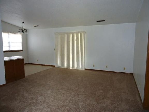 3rd image of 4817 Elmview Dr