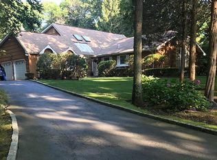 29 Stony Hill Path, Smithtown, NY 11787