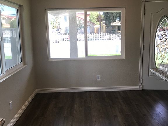 5th image of 1373 S San Antonio Ave