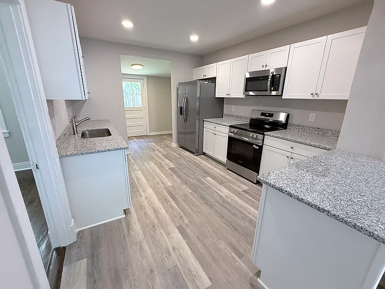 3434 Parkwood Ave — Photo 8