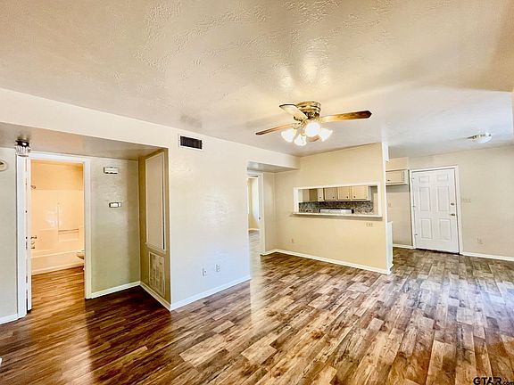 3rd image of 232 Woodland Cir