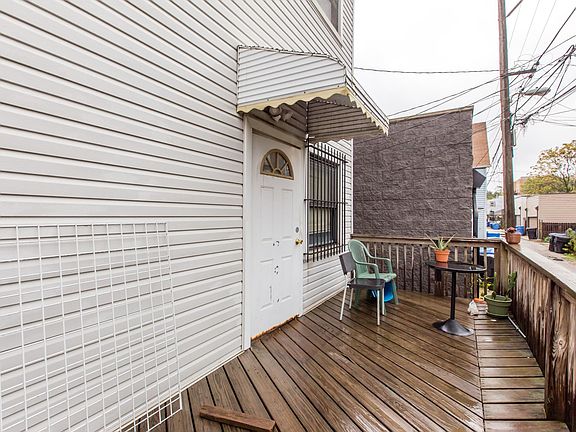 3rd image of 1625 N Campbell Ave #1R