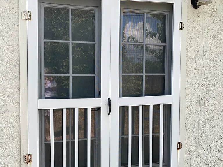 Separate entrance from the backyard. No need to say hi to anyone else in the shared house.