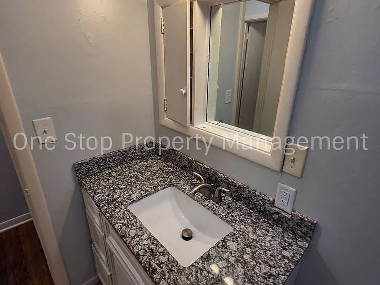 509 SE Browning Ave — Photo 14