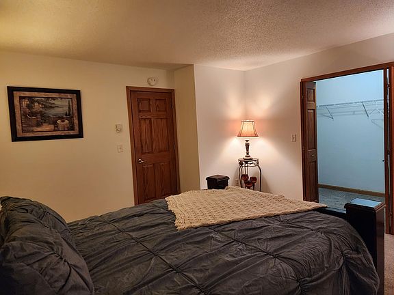 4th image of 3125 32nd St S
