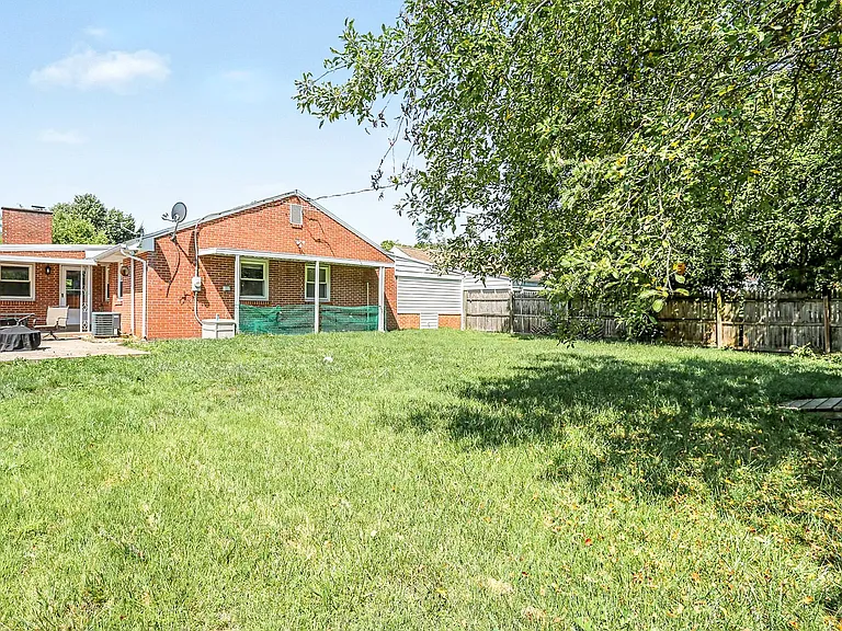 103 Maple Ave — Photo 25