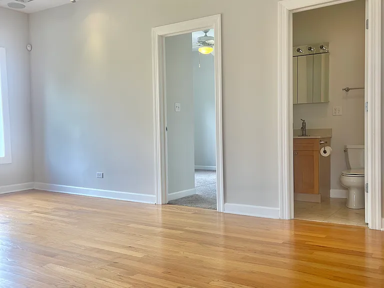 837 E 52nd St #3N — Photo 7