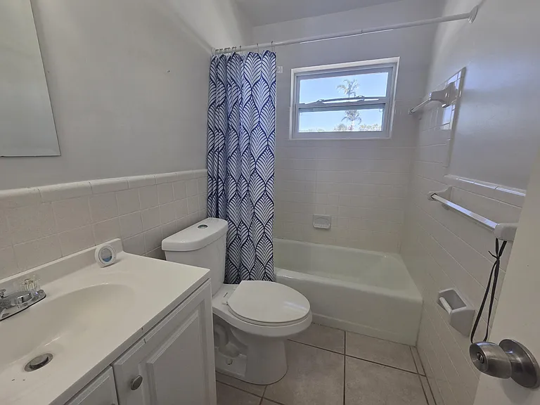 701 SE 15th St #12 — Photo 7