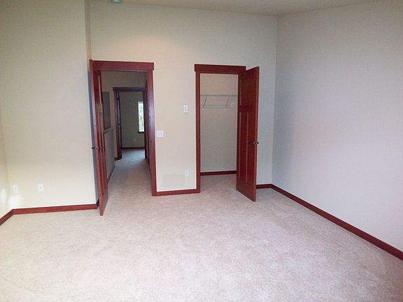 5th image of 12222B Greenwood Ave N