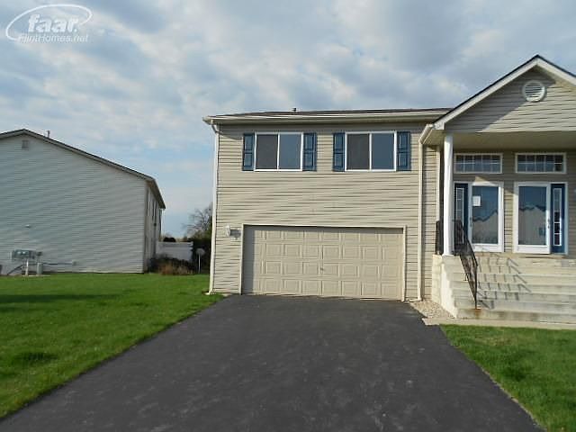 1st image of 1165 Parklane Cir