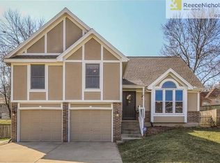 1707 NE 70th St, Gladstone, MO 64118