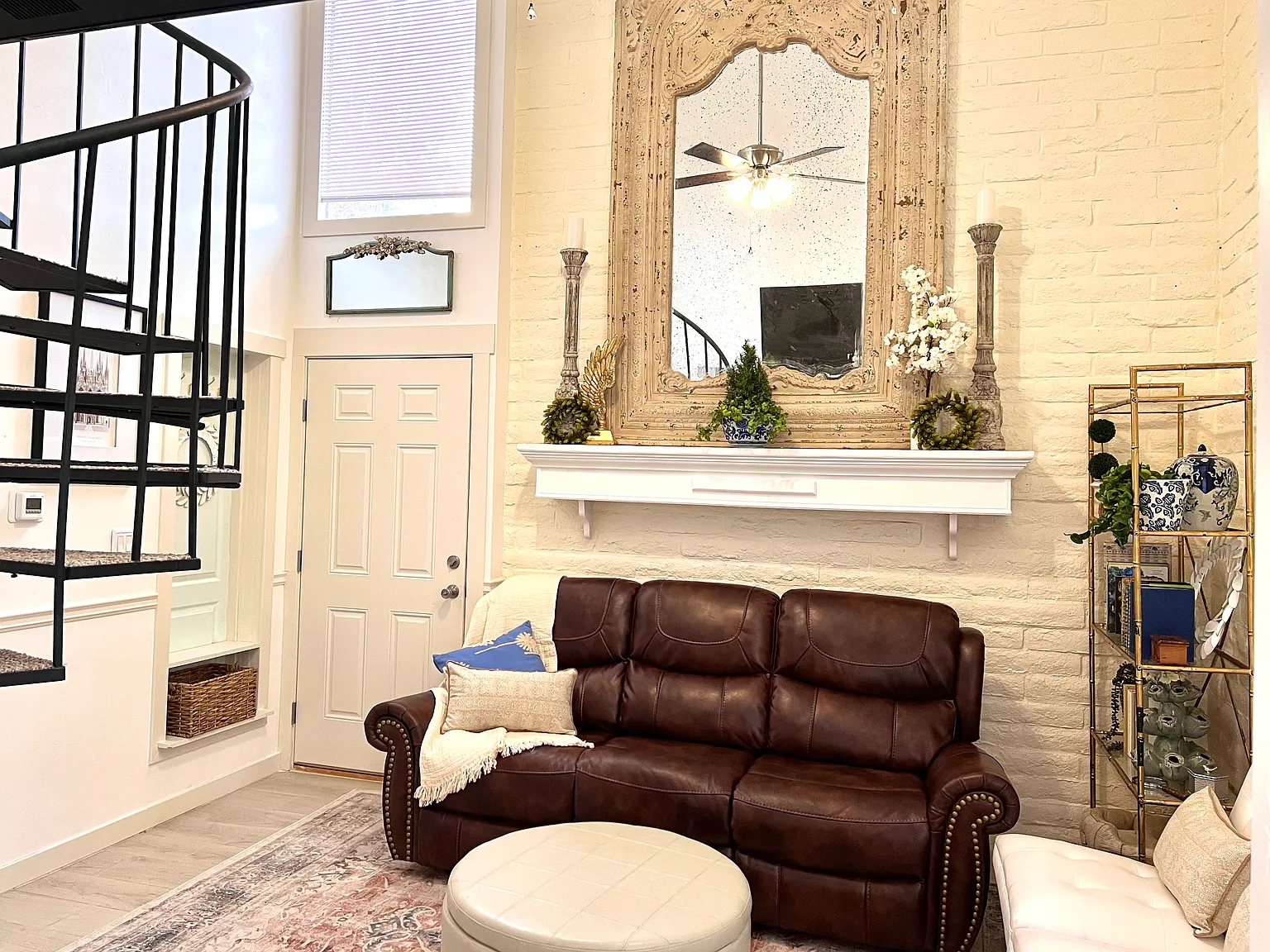 3 bed, 1175 sqft, $2,100 — Photo 2