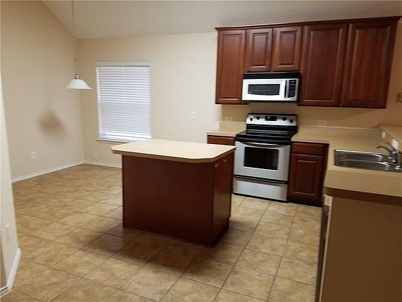 3rd image of 2813 Ashton Way