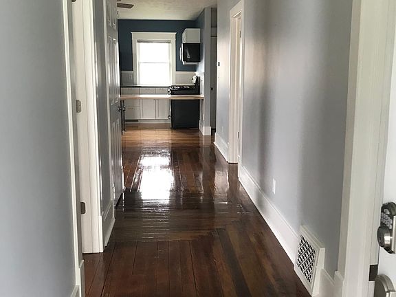 3rd image of 831 S 36th St