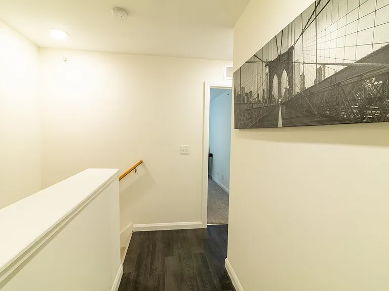 The King Apartments — Photo 46