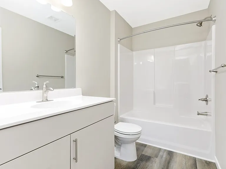 6138 Manchester Ave NE — Photo 4