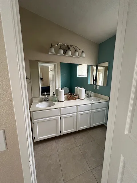 3 bed, 1665 sqft, $3,500 — Photo 2