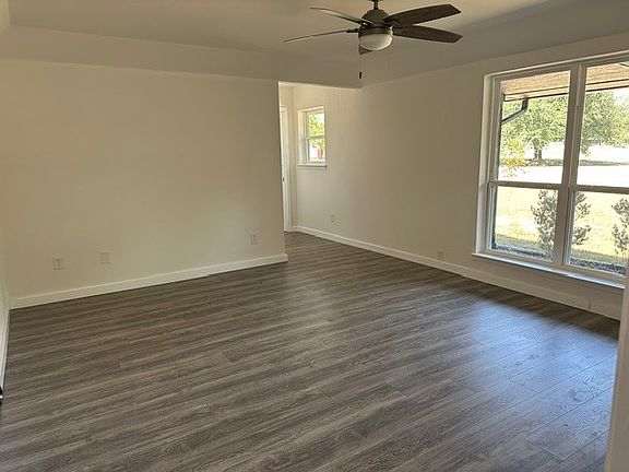 5th image of 826 Meadowview Ln