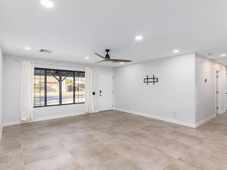 7431 E Coronado Rd — Photo 13