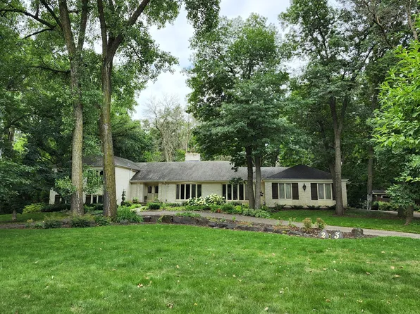 23 Evergreen Rd, North Oaks, MN 55127