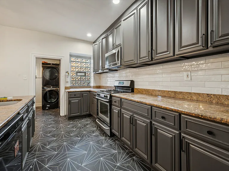 5400 Woodcrest Ave — Photo 11