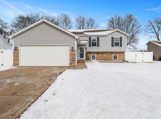507 Julie Dr, Westville, IN 46391
