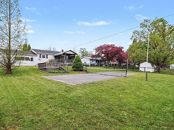 3rd image of 517 Ives Ave