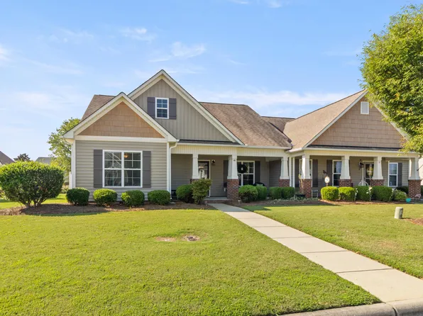 44 Moss Creek Dr, Clayton, NC 27520