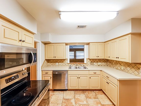 4th image of 1007 Highpoint Rd