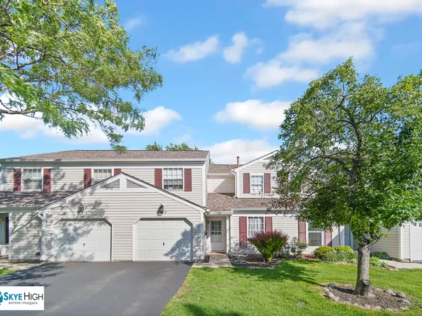 505 Nebraska Cir, Carol Stream, IL 60188