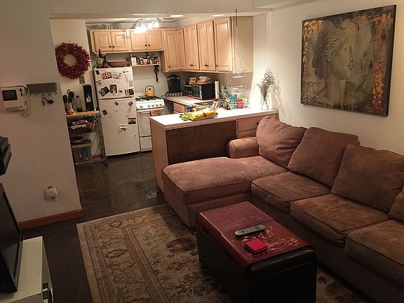5th image of 29 Avenue C APT 1b