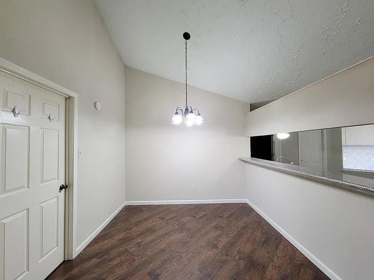 9415 Beckford Dr — Photo 17