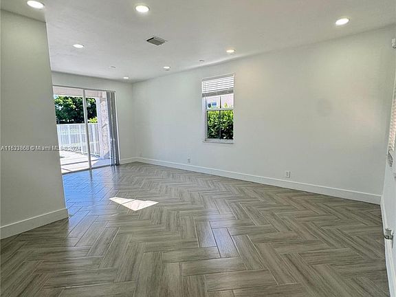 4th image of 844 Savannah Dr