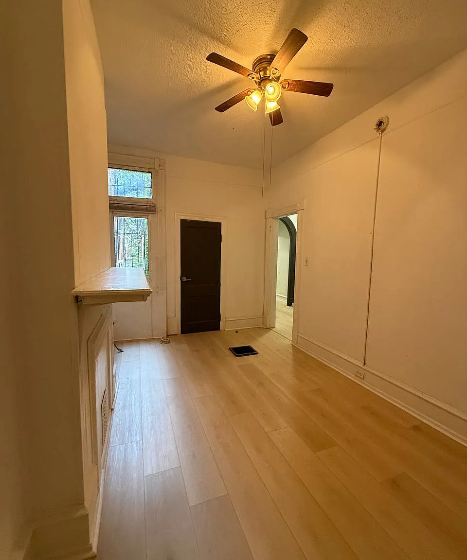 2 bed, 900 sqft, $1,650 — Photo 2