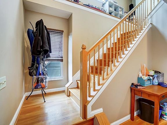 5th image of 3912 Feemster St