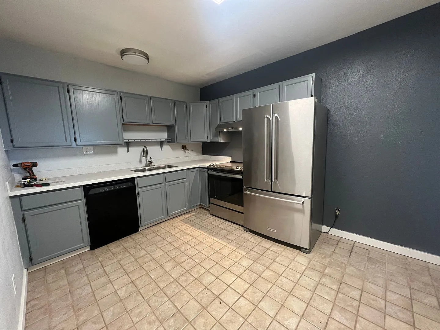 5830 Columbus — Photo 2