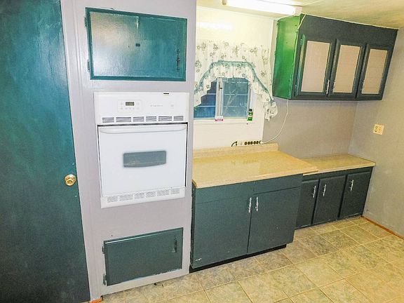 3rd image of 665 Linda Ln
