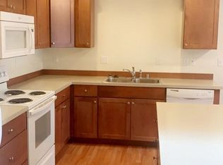 225 S 7th St #1, Lynden, WA 98264