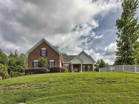 2nd image of 116 Leslie Loch Ln