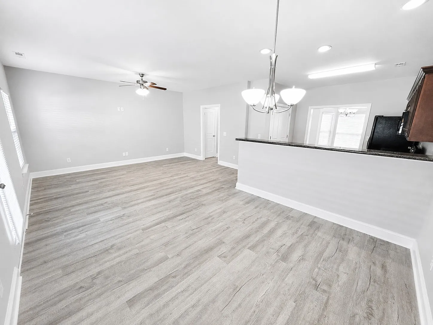 2 bed, 2.5 bath, 1676 sqft, $1,850 — Photo 3