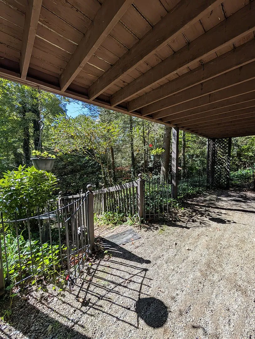 Montreat School Year Rental!! Available August - May - Furnished Montreat Basement Apartment! - U... — Photo 4