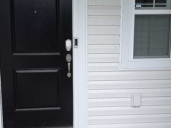 5th image of 8755 Silver Perch Ln