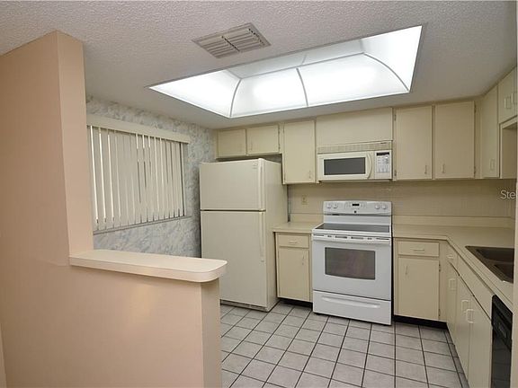 4th image of 3077 Casa Del Sol Cir APT 102