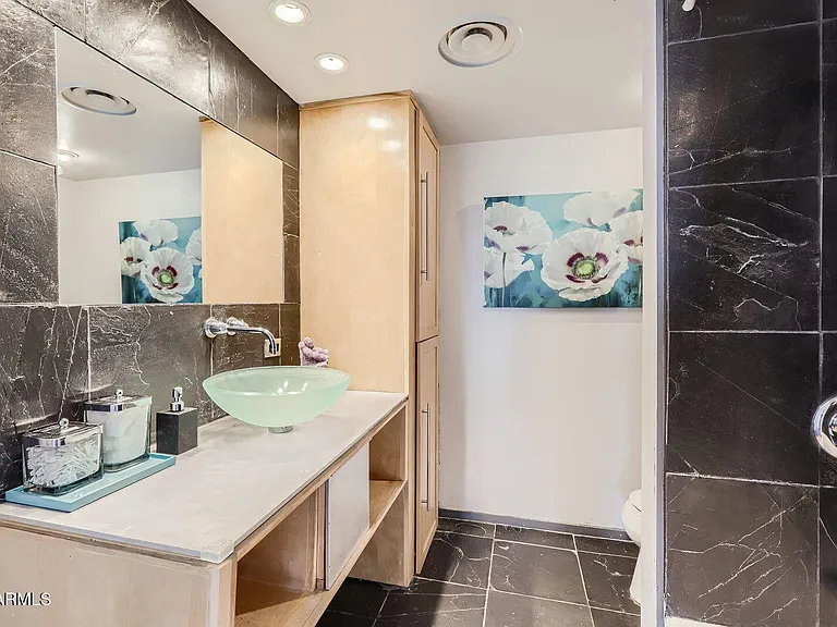 207 W Clarendon Ave #G18 — Photo 10