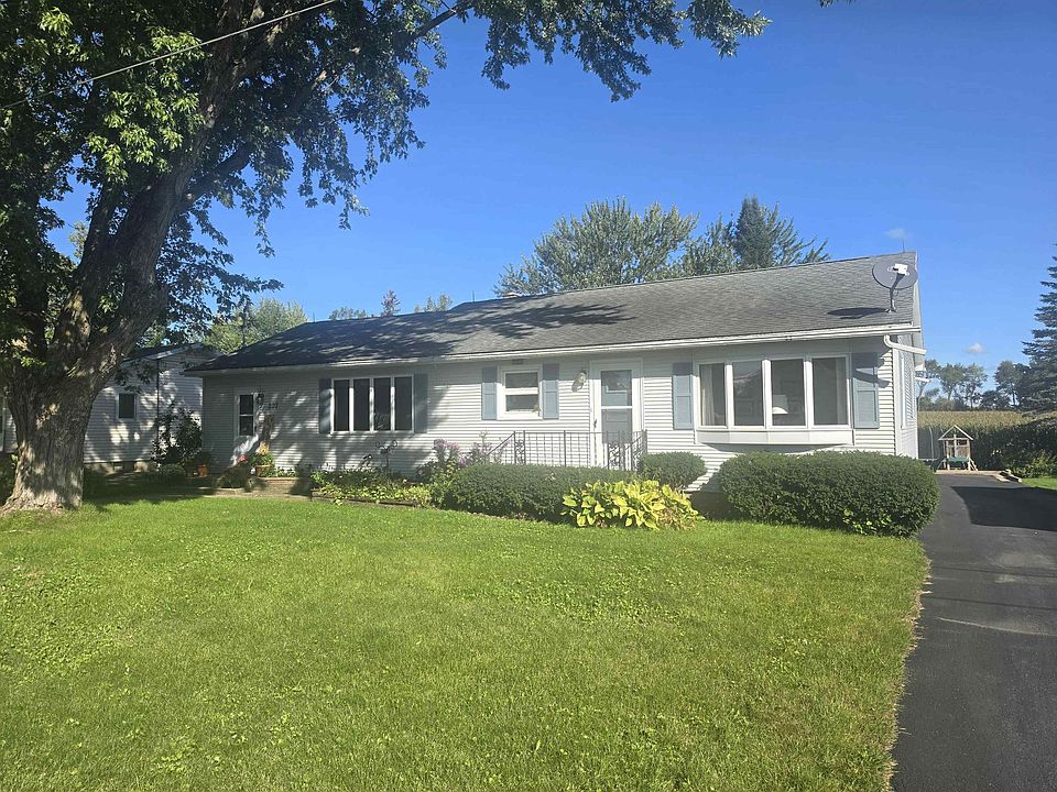 1st image of 207 Waupun St