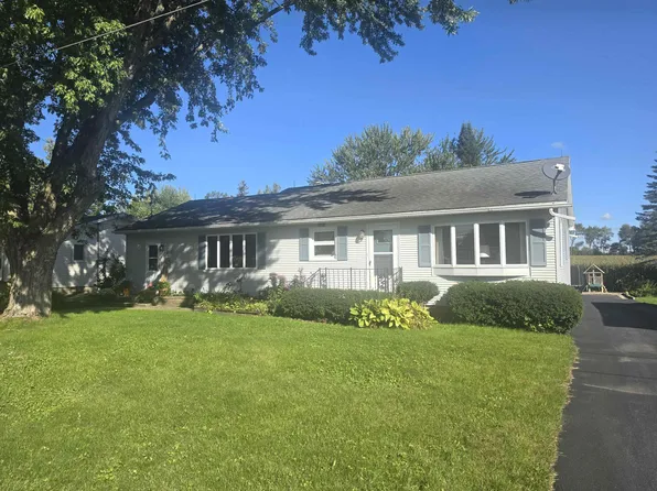 207 Waupun St, Friesland, WI 53935