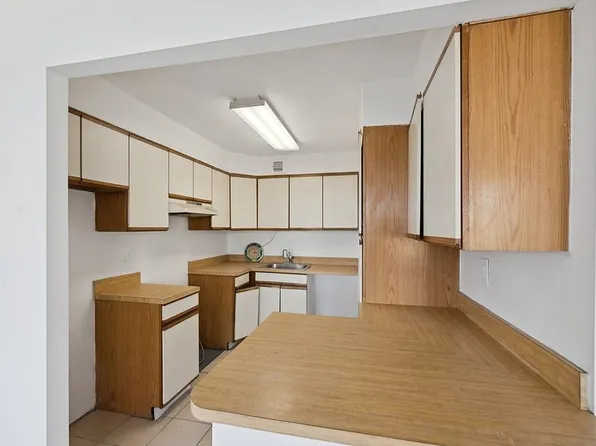 10-34 166th St #8C, Queens, NY 11357