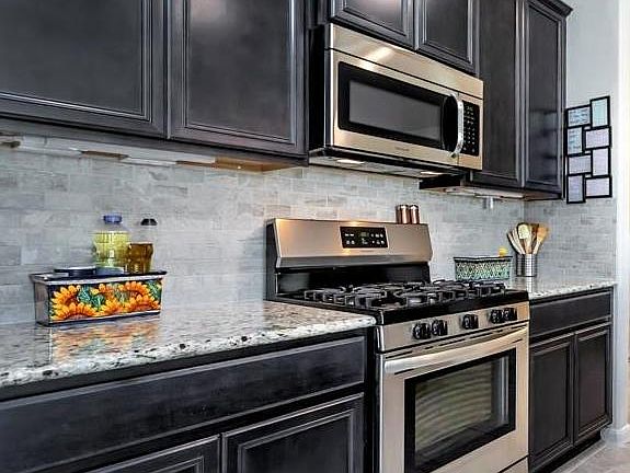 3rd image of 2718 Osprey Ln