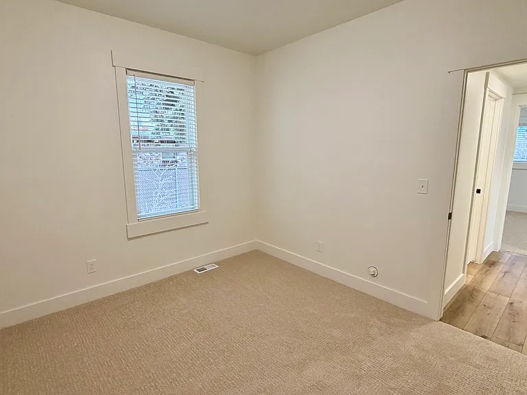 145 N Byron Ave #A — Photo 18